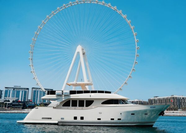 rent a yacht in Dubai