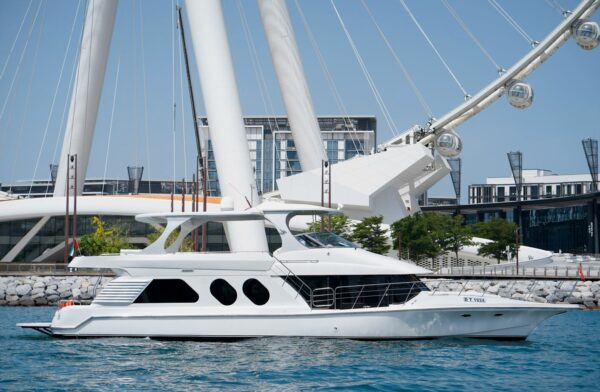 rental of yachts in dubai