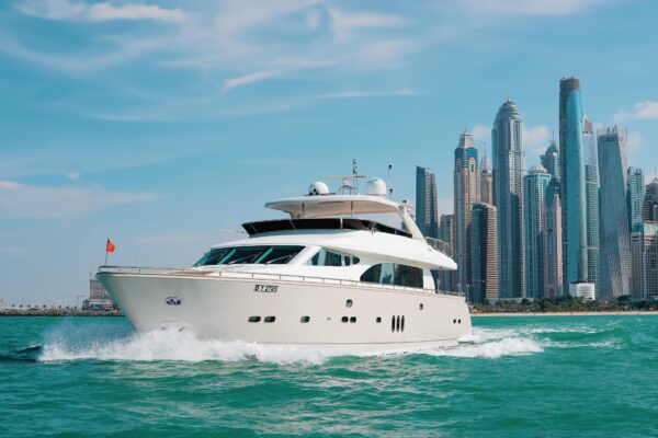 rent a yacht in Dubai