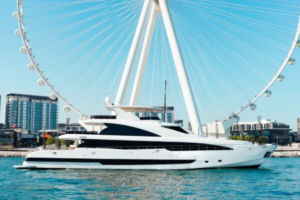 Rental of a yacht in Dubai