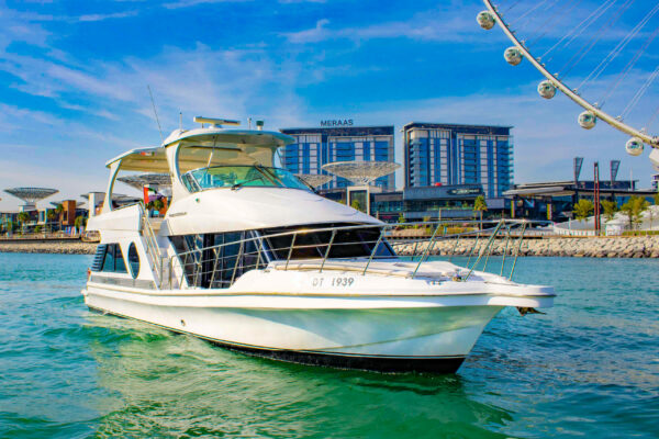 rent a yacht in Dubai