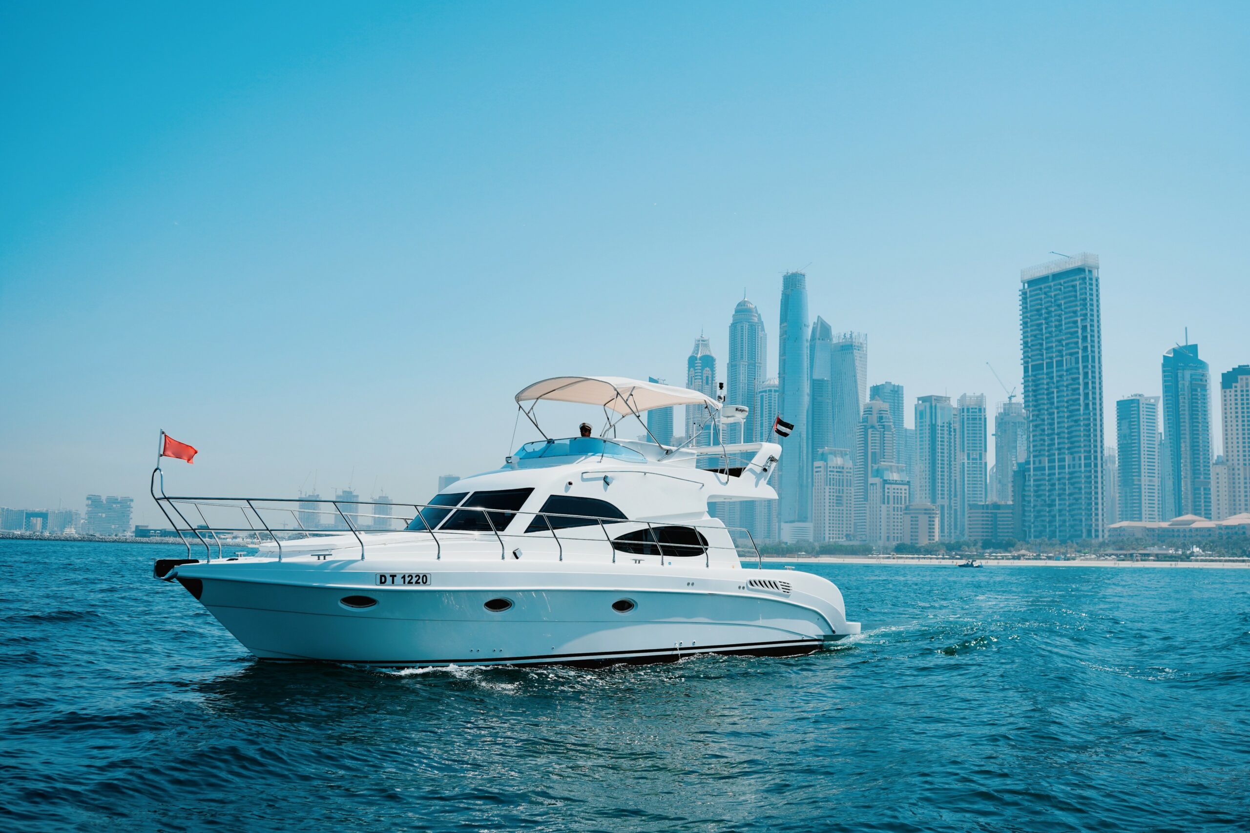 rental of a yacht in Dubai