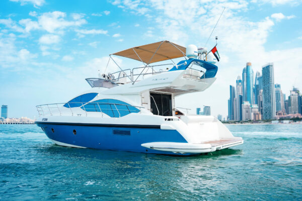 rental of a yacht in Dubai