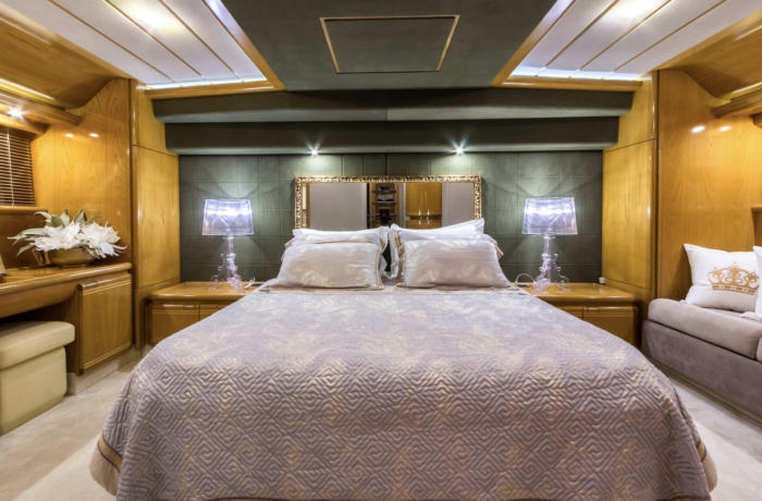 Ferretti 80 - Image 6