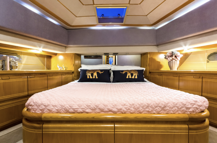 Ferretti 80 - Image 7